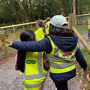 2 students walking together